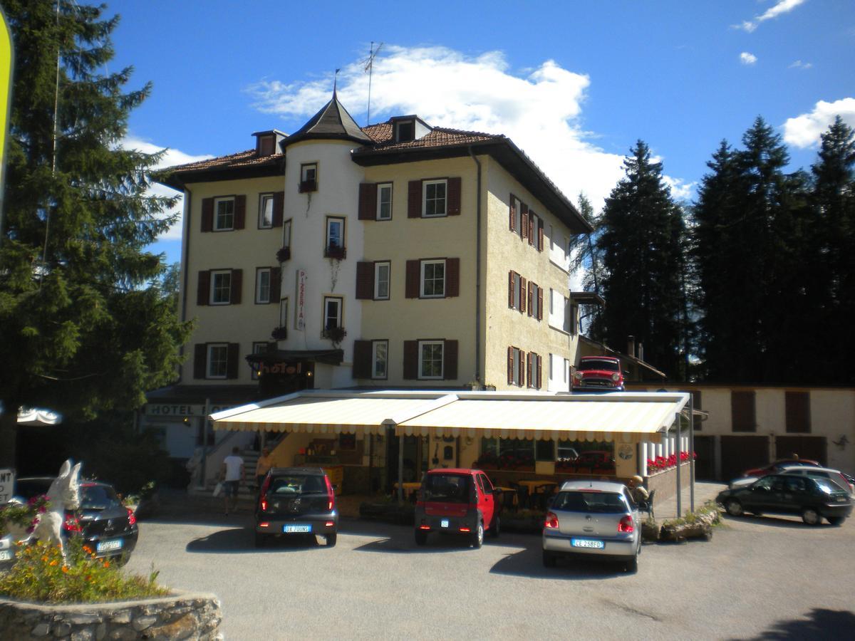 Hotel Roen Ruffre-Mendola Eksteriør billede
